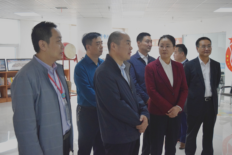 熱烈歡迎河南省委統(tǒng)戰(zhàn)部副部長梁險峰一行蒞臨安陽青峰網(wǎng)絡(luò)調(diào)研社會階層工作！